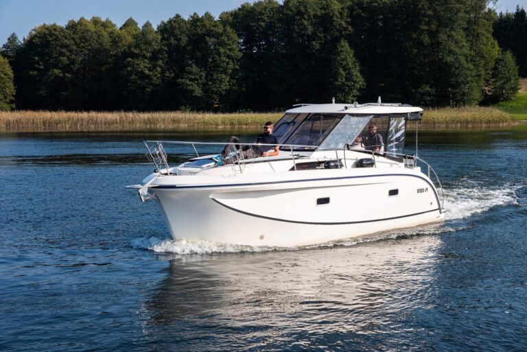 Die Yacht Futura 860